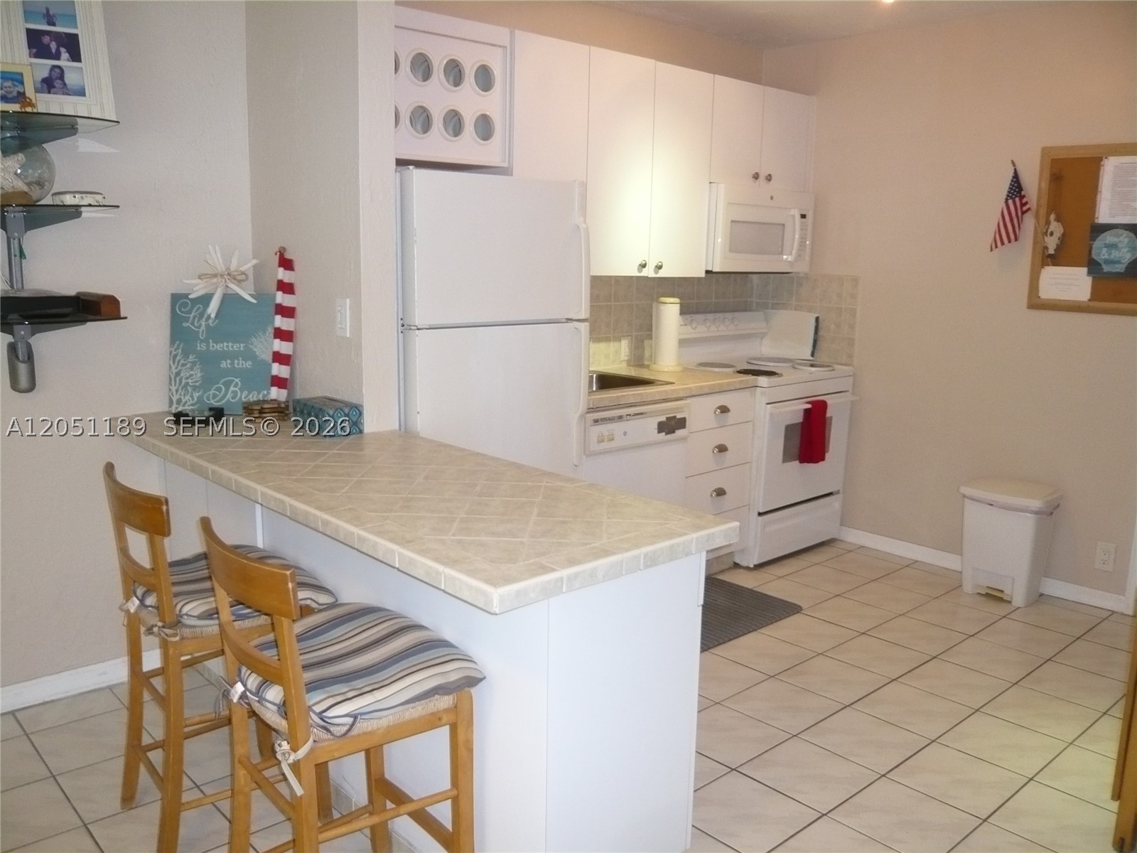 3300 N Surf Rd 9a Property Photo 8
