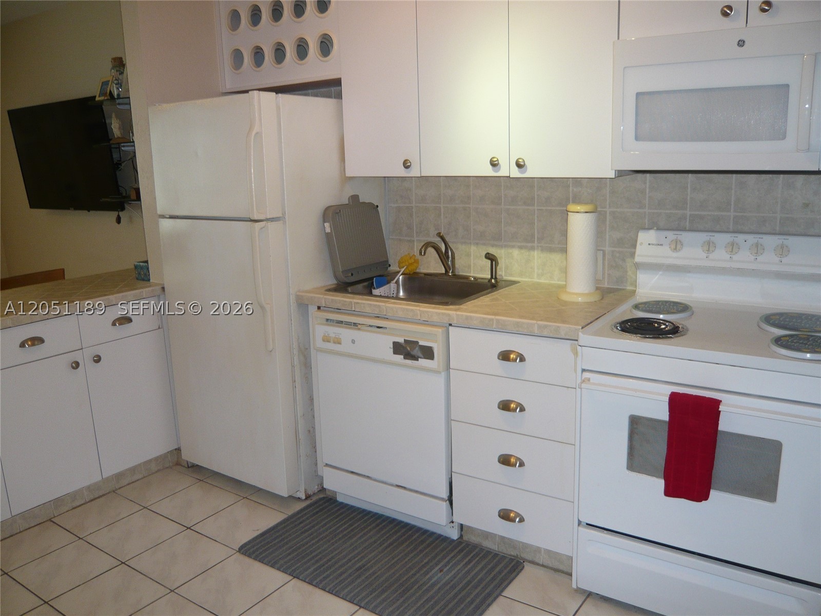 3300 N Surf Rd 9a Property Photo 9