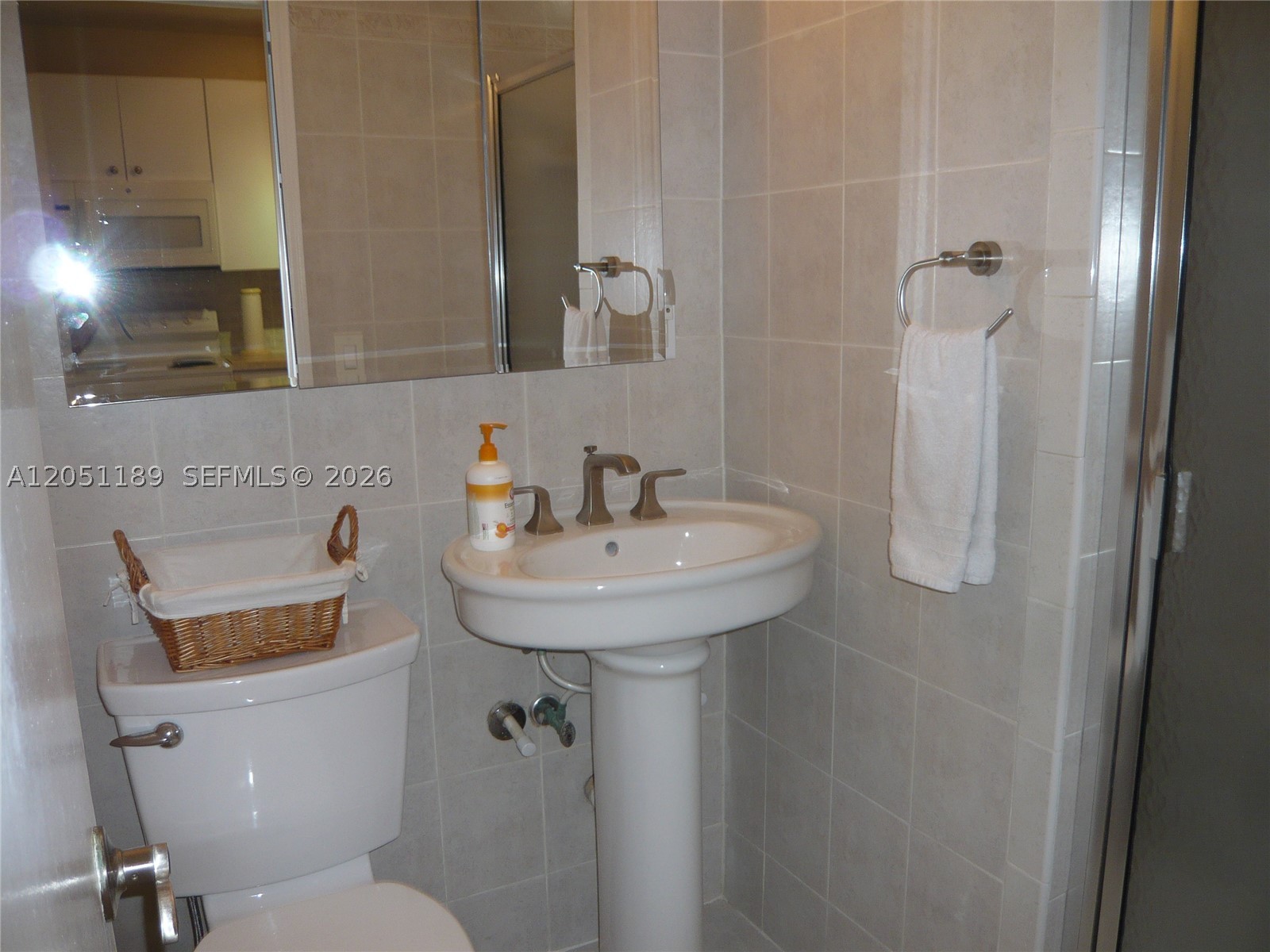 3300 N Surf Rd 9a Property Photo 10