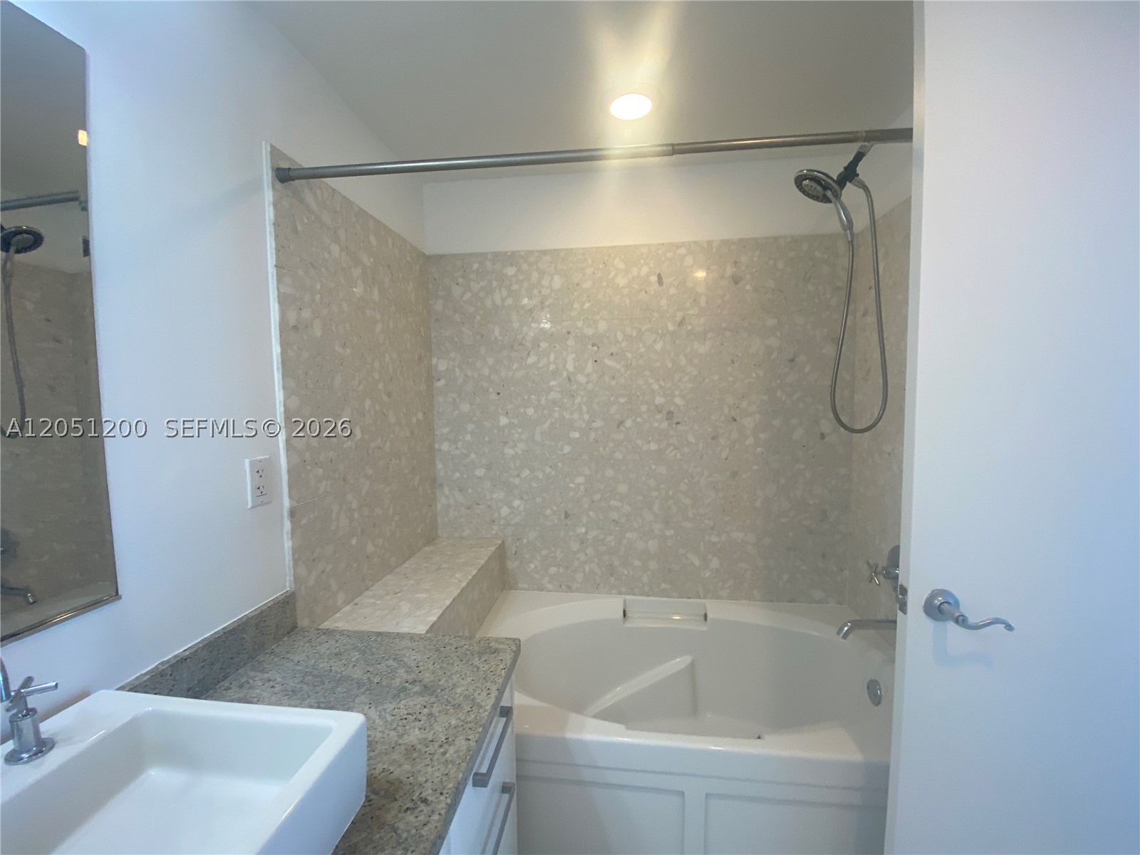 185 Sw 7th St 2603 Property Photo 30