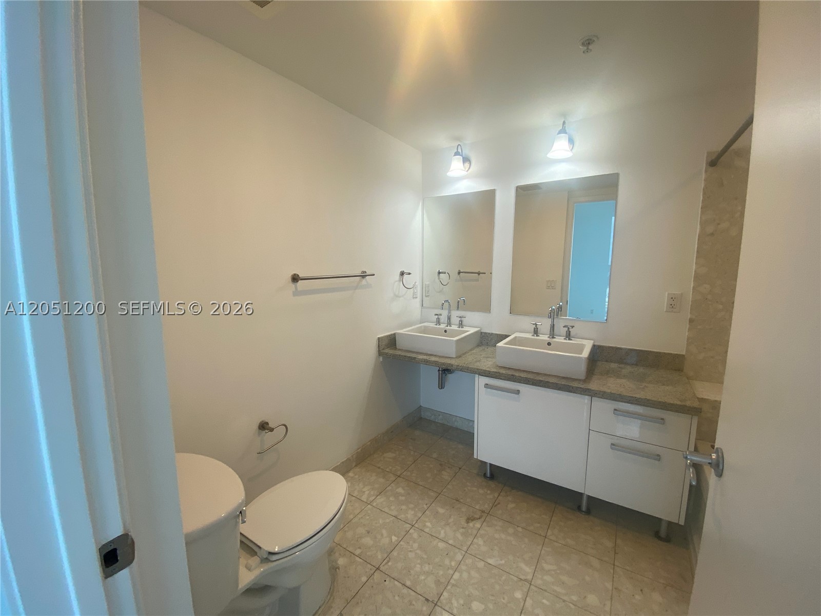 185 Sw 7th St 2603 Property Photo 31