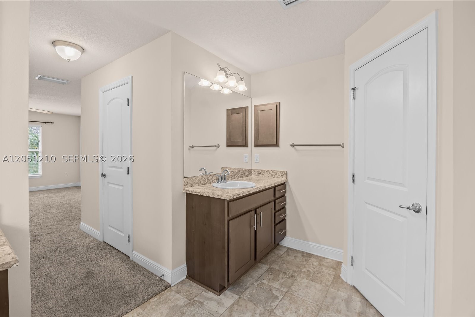 4900 Nw Ironton Ave Property Photo 22