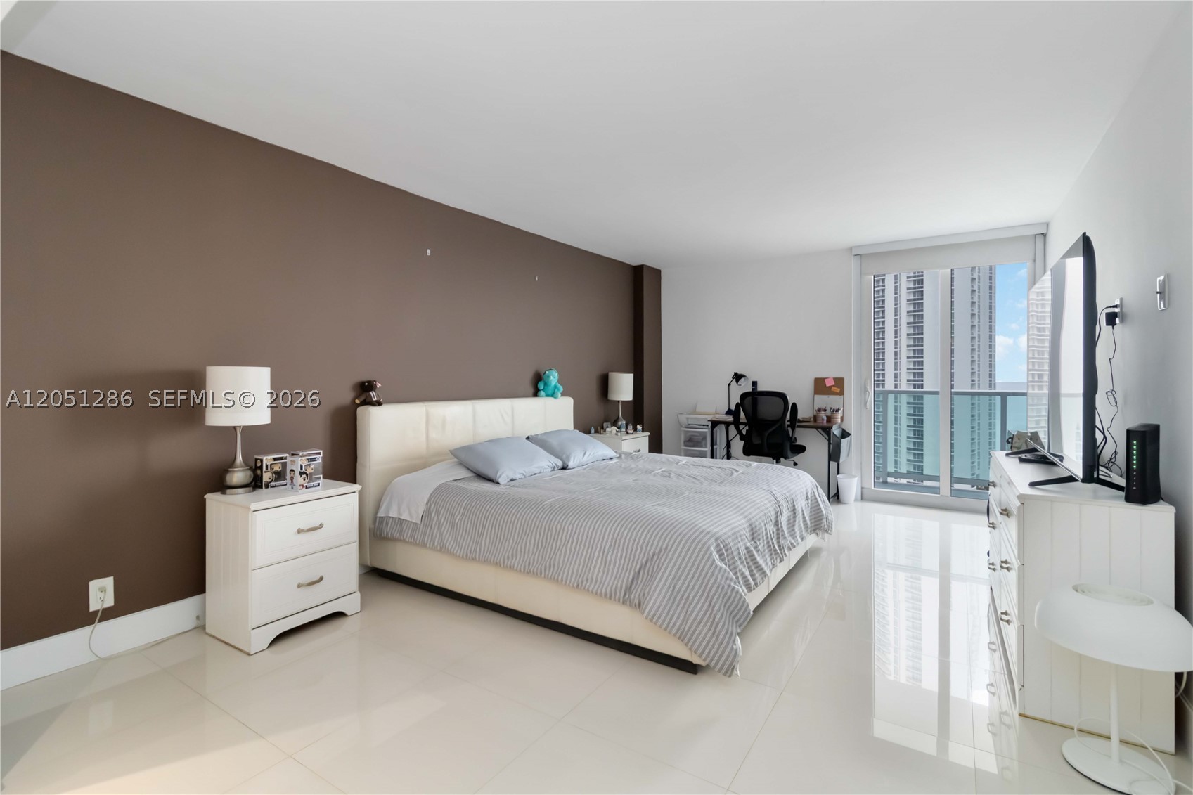 100 Bayview Dr 2014 Property Photo 6