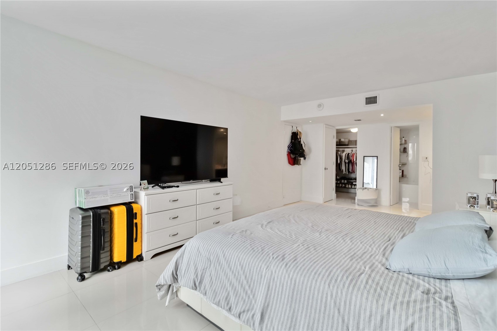 100 Bayview Dr 2014 Property Photo 9