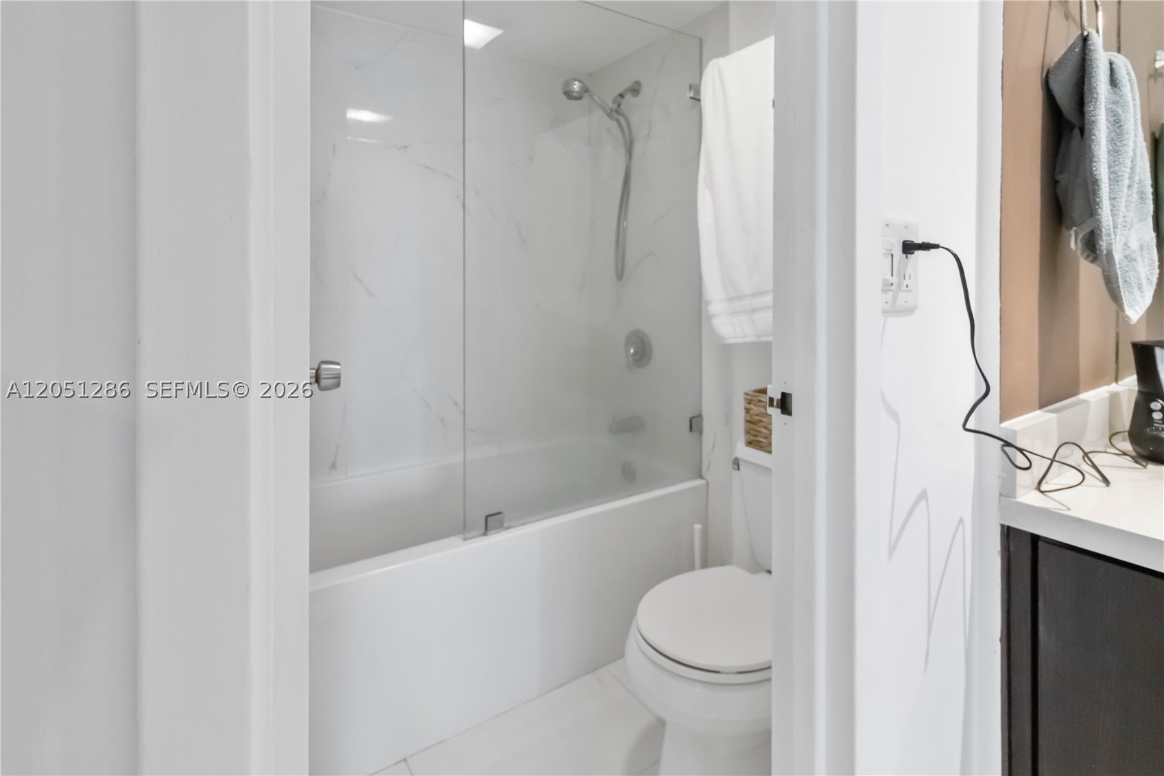 100 Bayview Dr 2014 Property Photo 22