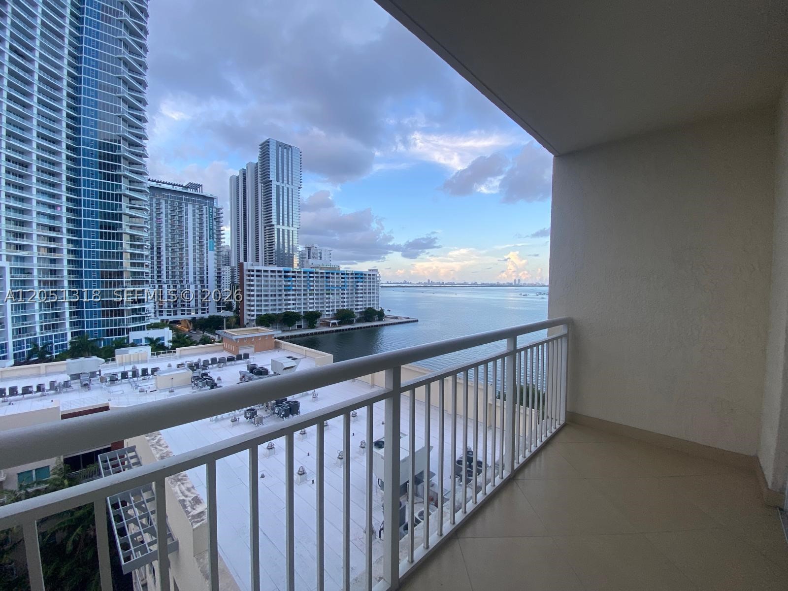 2000 N Bayshore Dr 1107 Property Photo 2