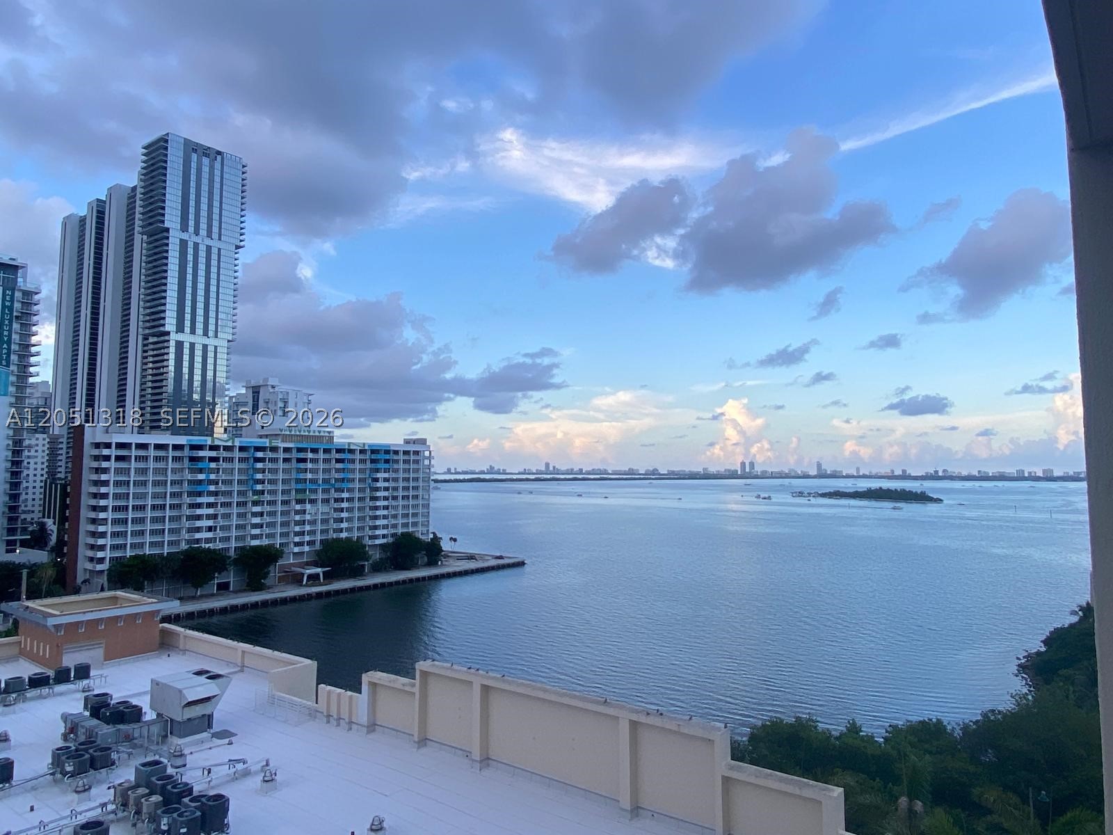 2000 N Bayshore Dr 1107 Property Photo 3