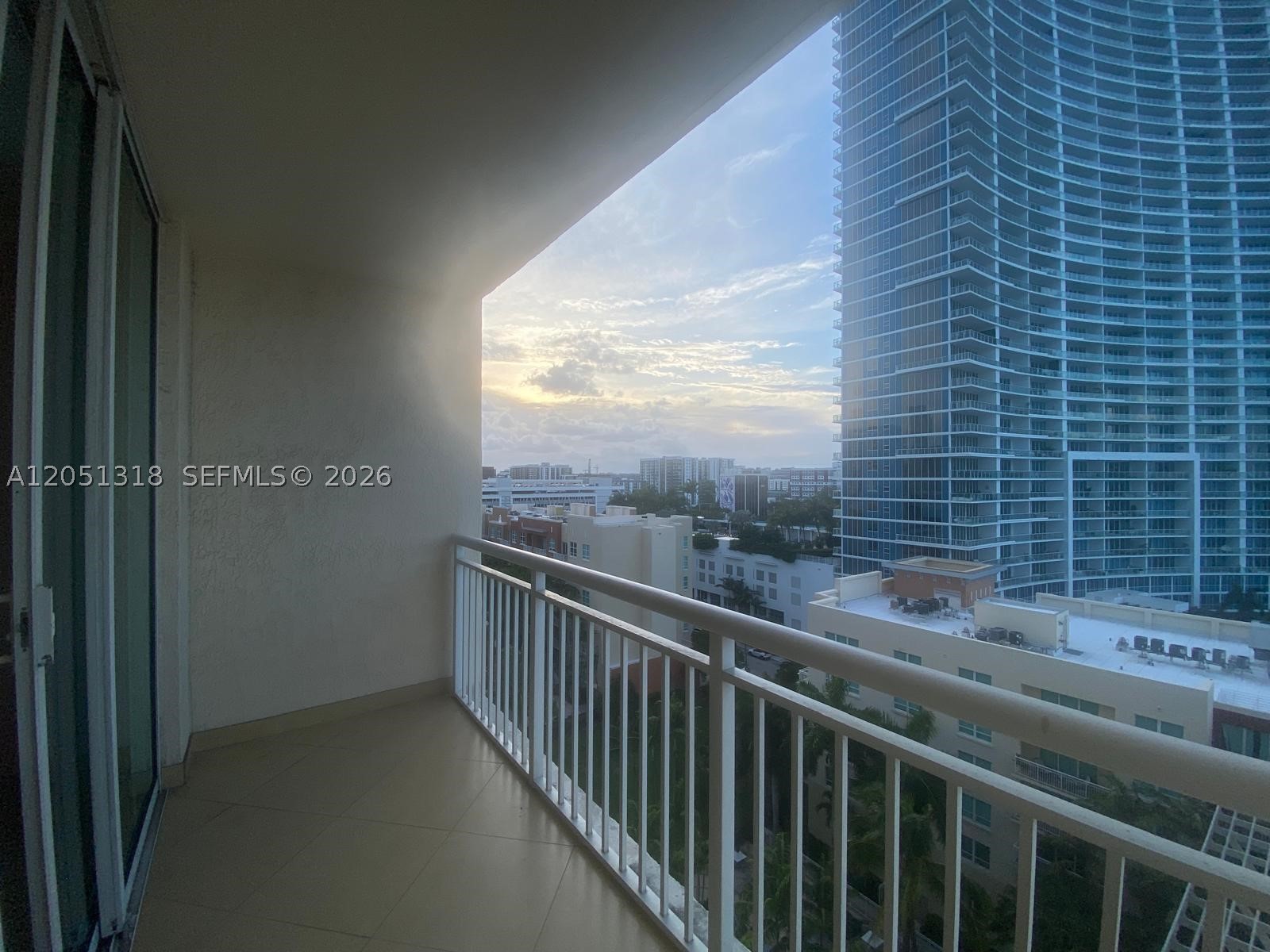2000 N Bayshore Dr 1107 Property Photo 5