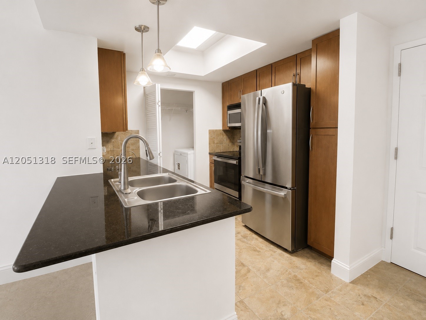 2000 N Bayshore Dr 1107 Property Photo 9