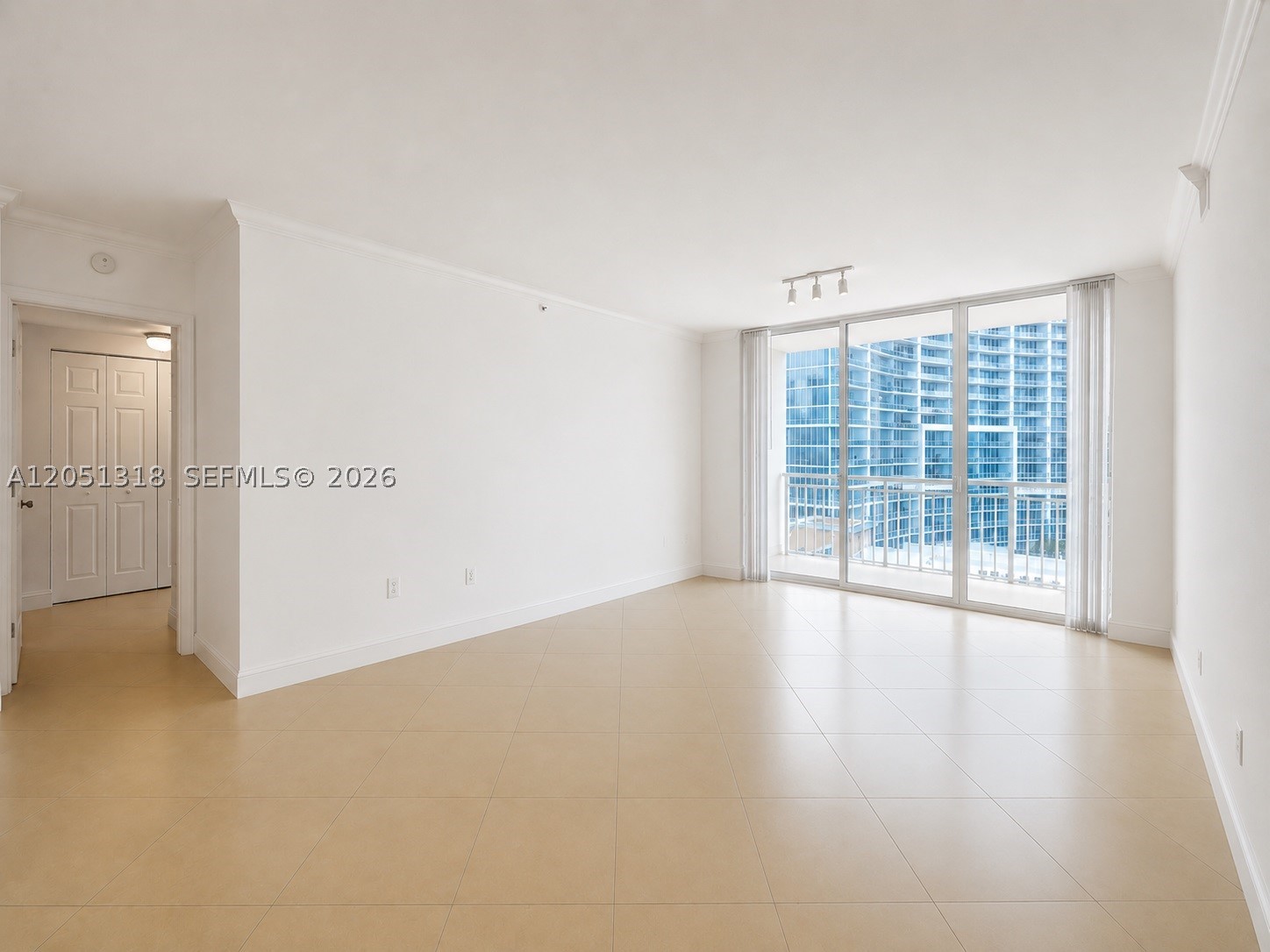 2000 N Bayshore Dr 1107 Property Photo 11