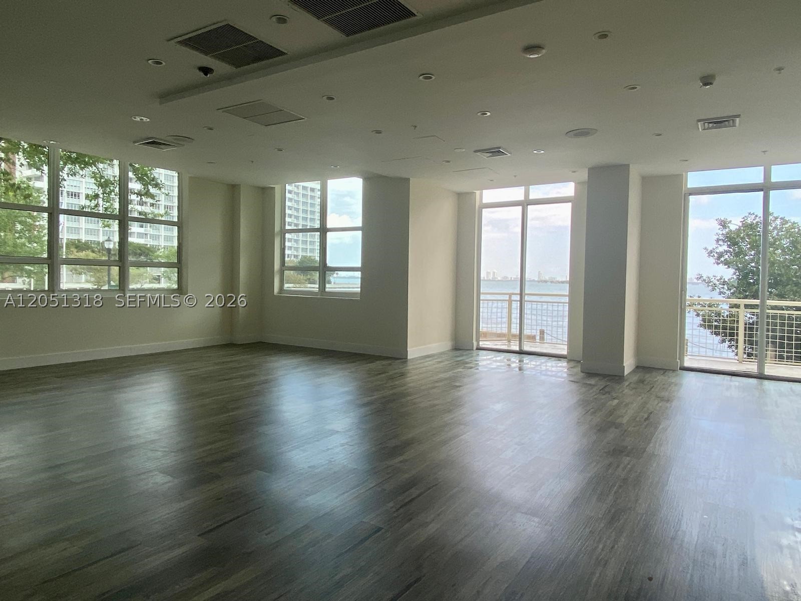 2000 N Bayshore Dr 1107 Property Photo 30