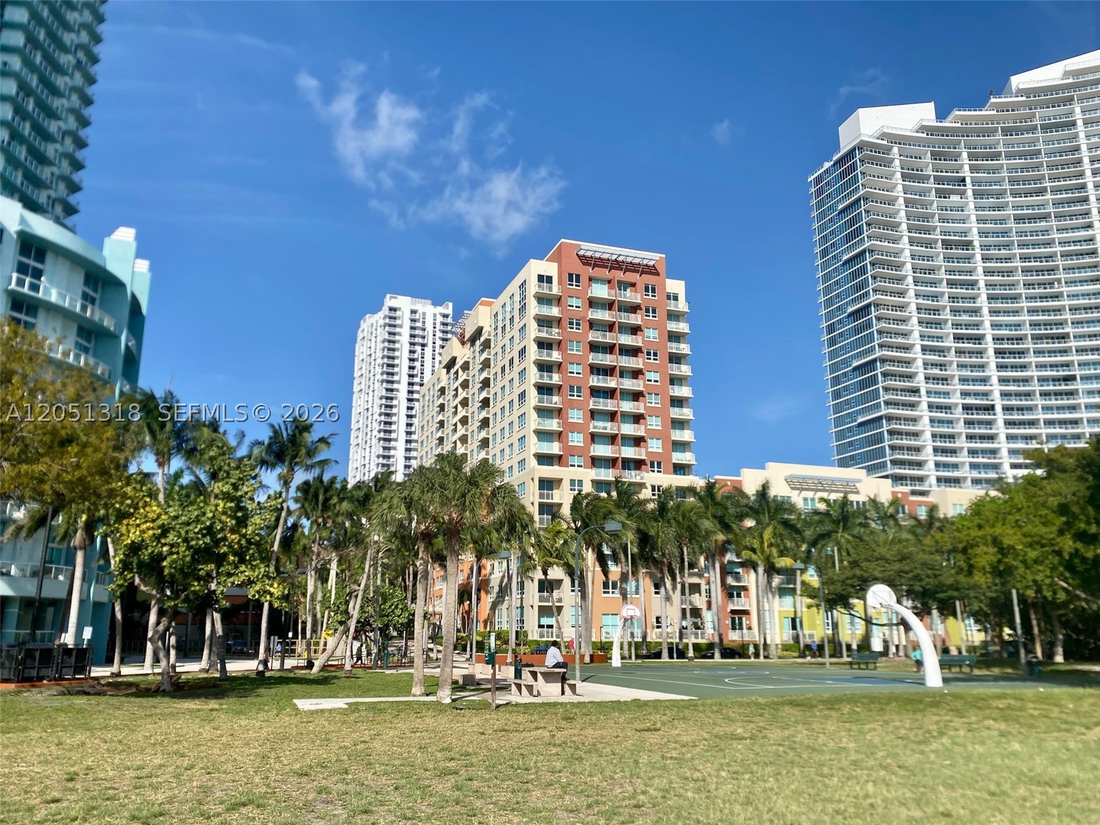 2000 N Bayshore Dr 1107 Property Photo 34