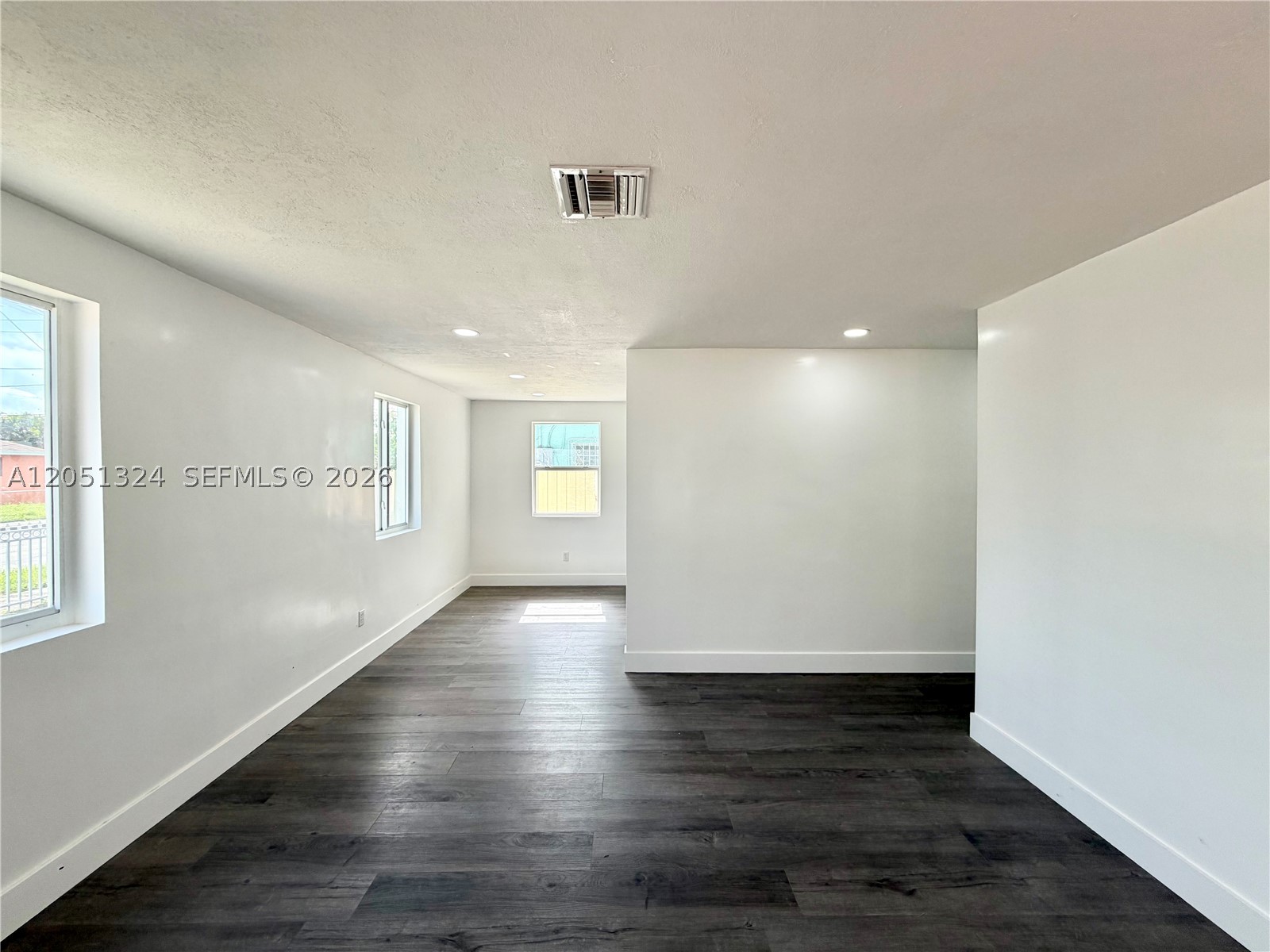 685 Se Park Dr Property Photo 10