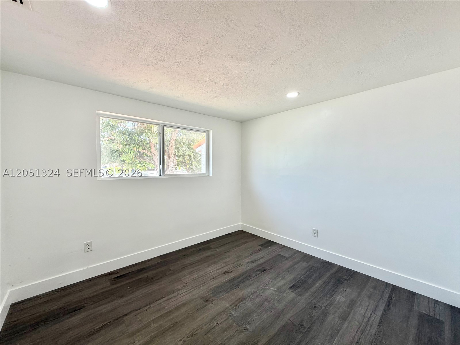 685 Se Park Dr Property Photo 16