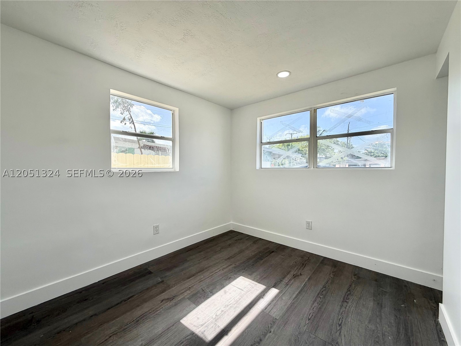 685 Se Park Dr Property Photo 19