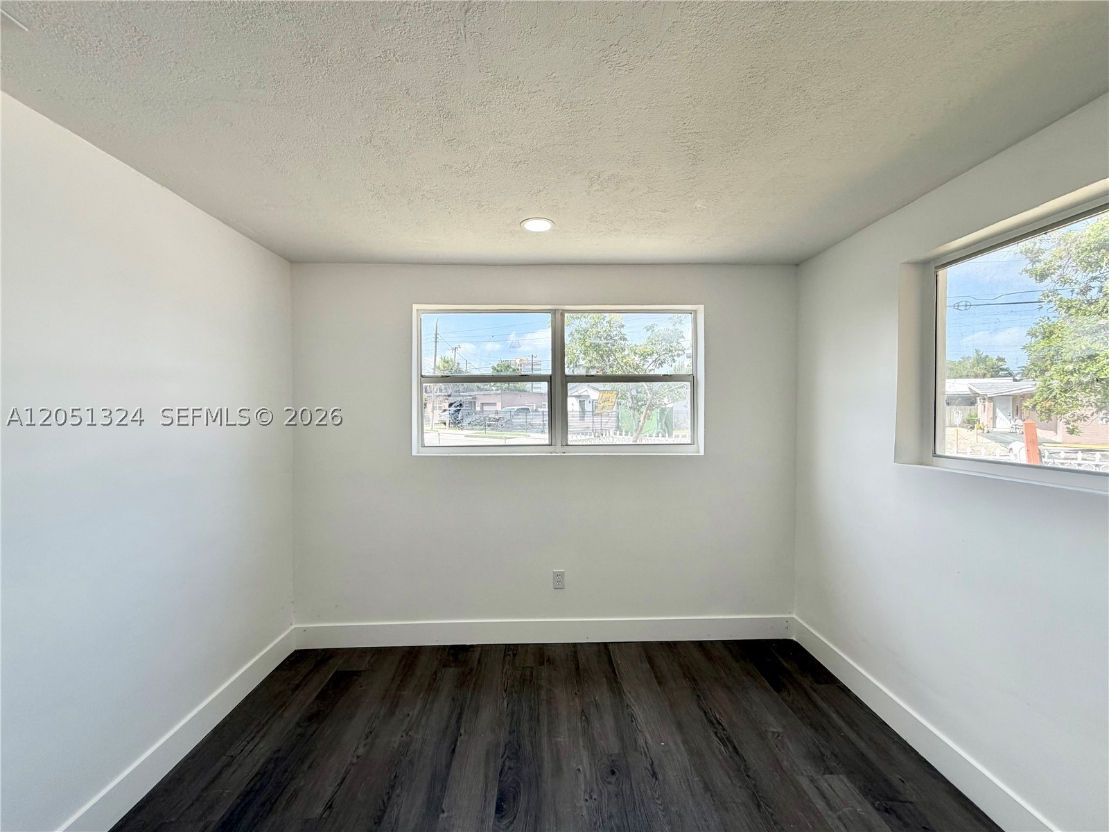 685 Se Park Dr Property Photo 27