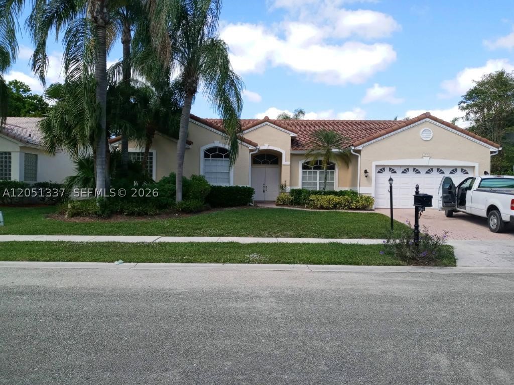9367 LAKE SERENA Property Photo 1