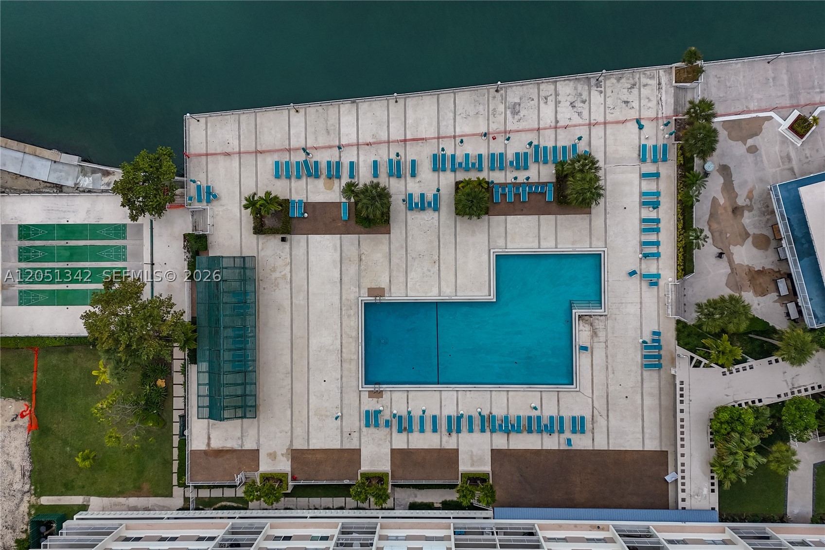 300 Bayview Dr 903 Property Photo 32