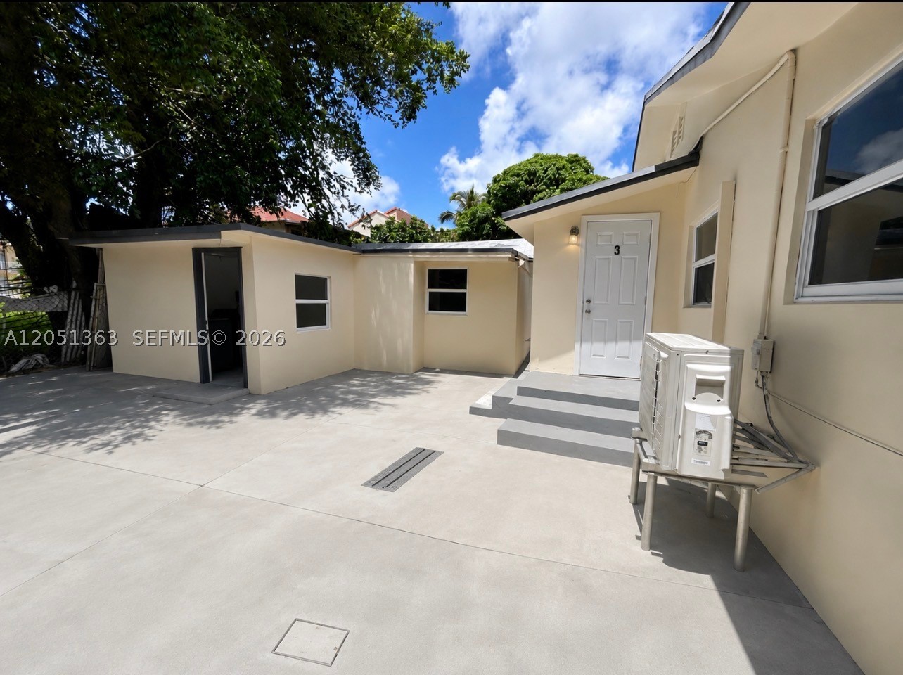 1872 Nw 1st St 3 Property Photo 1