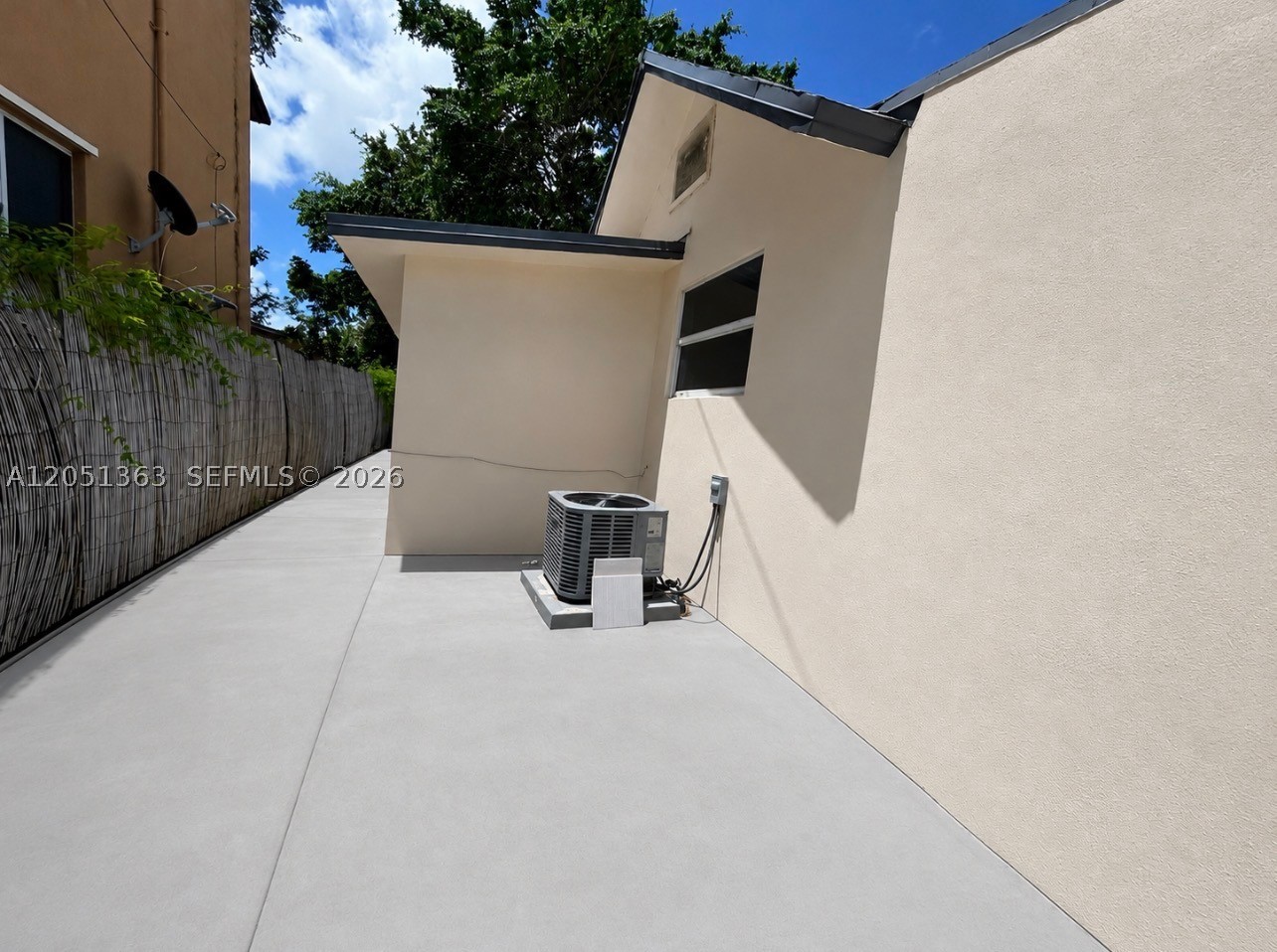 1872 Nw 1st St 3 Property Photo 8