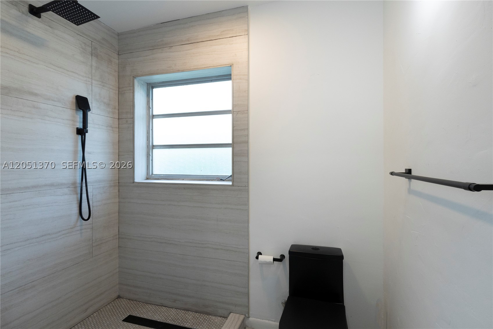 50 Ne 124th Ter Property Photo 18