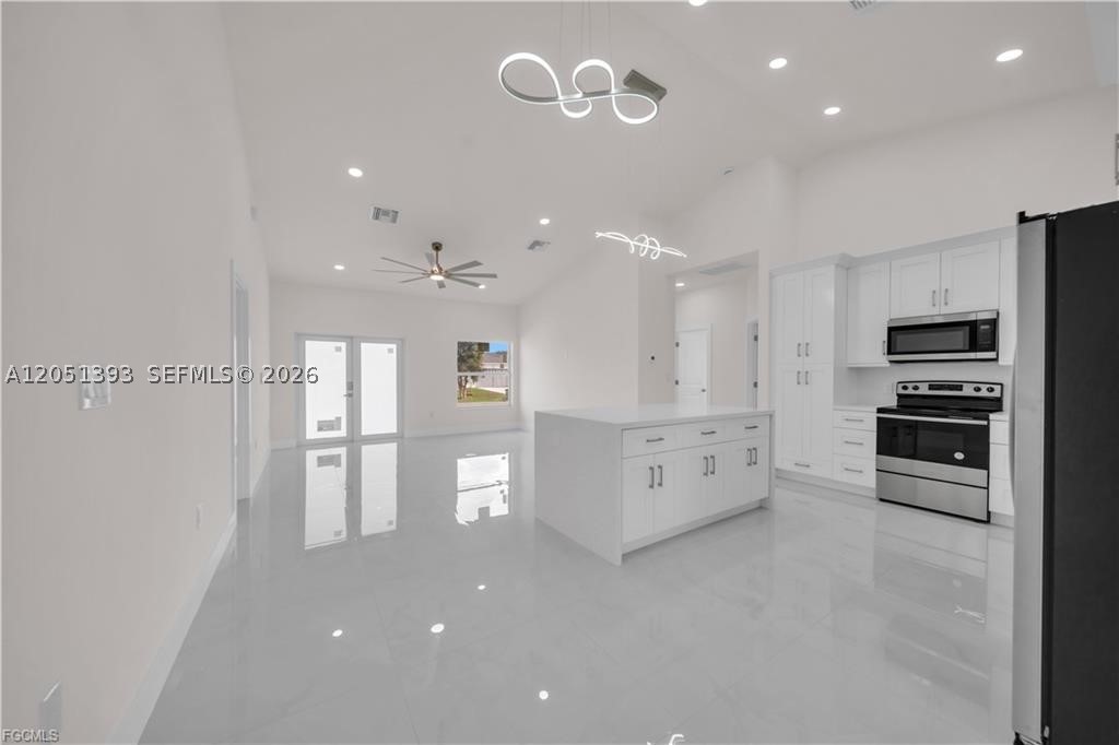 2909 63rd St W Property Photo 11