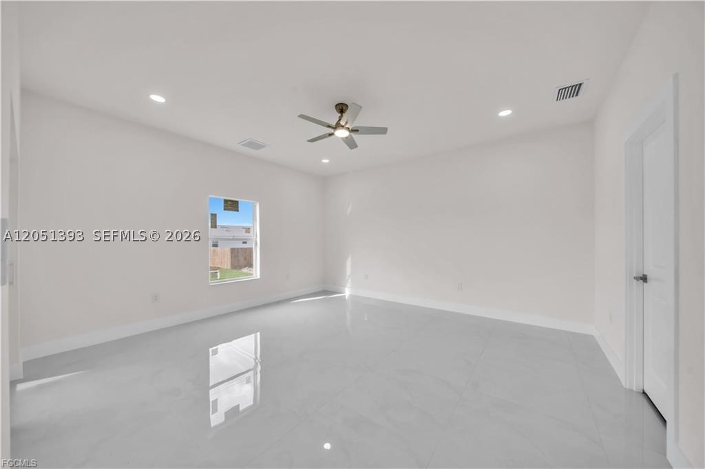 2909 63rd St W Property Photo 20