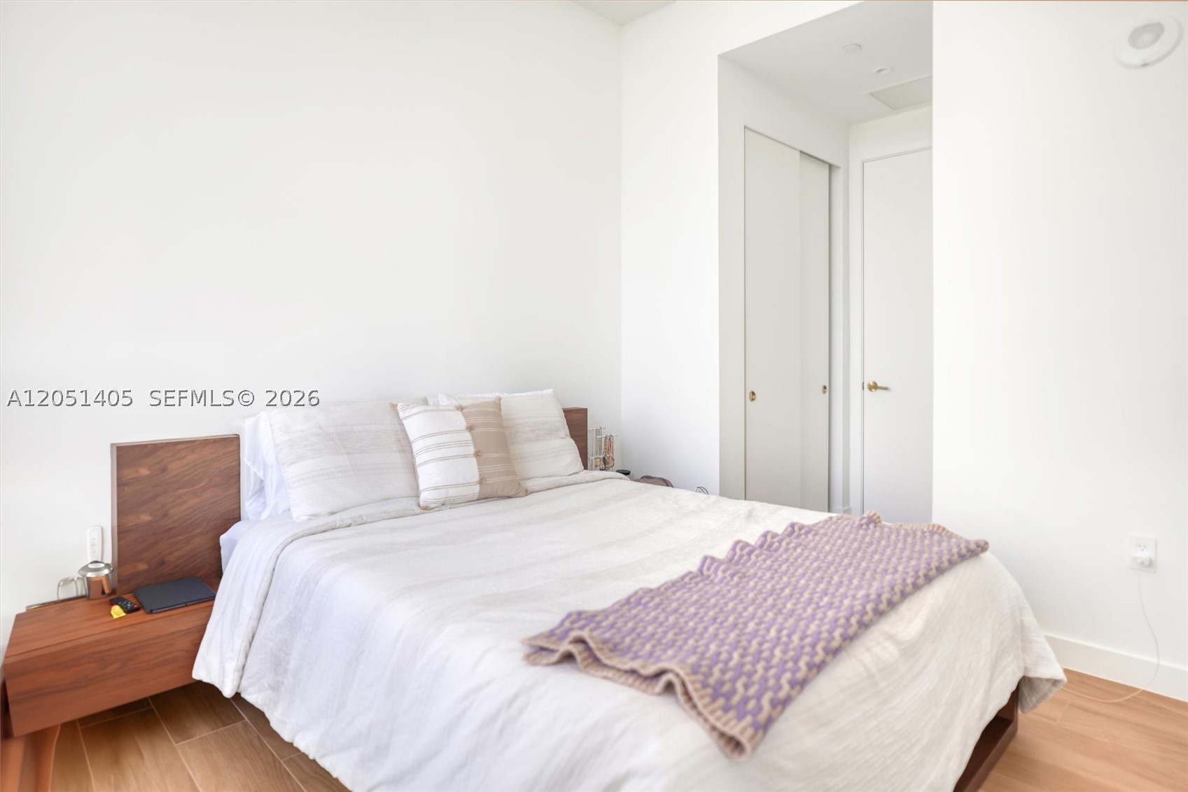 2655 S Bayshore Dr 1805 Property Photo 10