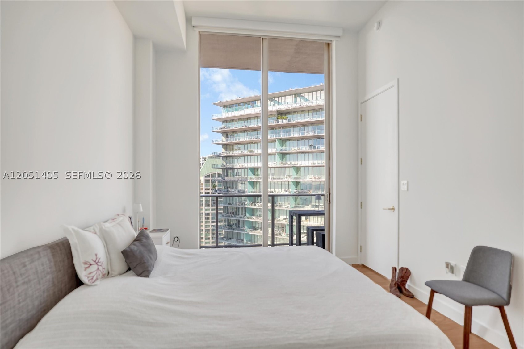 2655 S Bayshore Dr 1805 Property Photo 17
