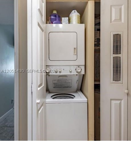 212 Lake Pointe Dr 112 Property Photo 17