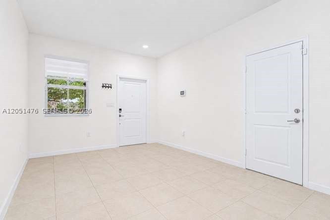 1020 Se 26th Ter Property Photo 2