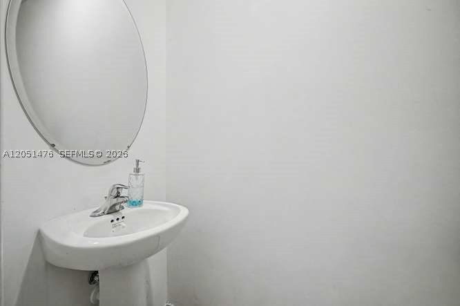 1020 Se 26th Ter Property Photo 12