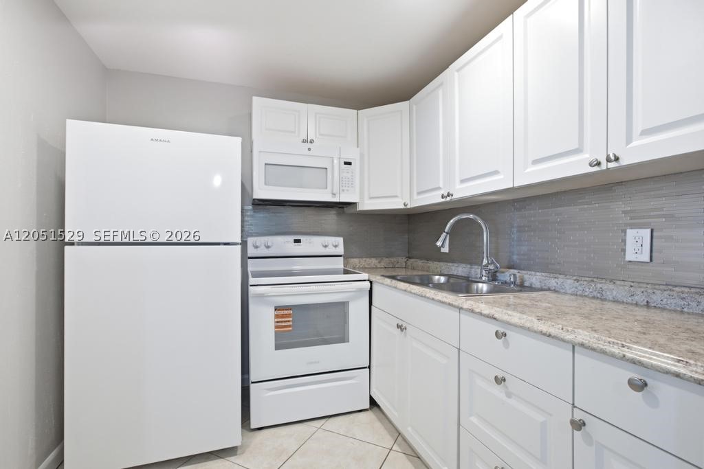 186 Ventnor L L Property Photo 6