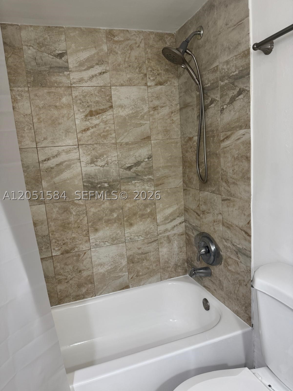 1401 Ne 191st St D108 Property Photo 10