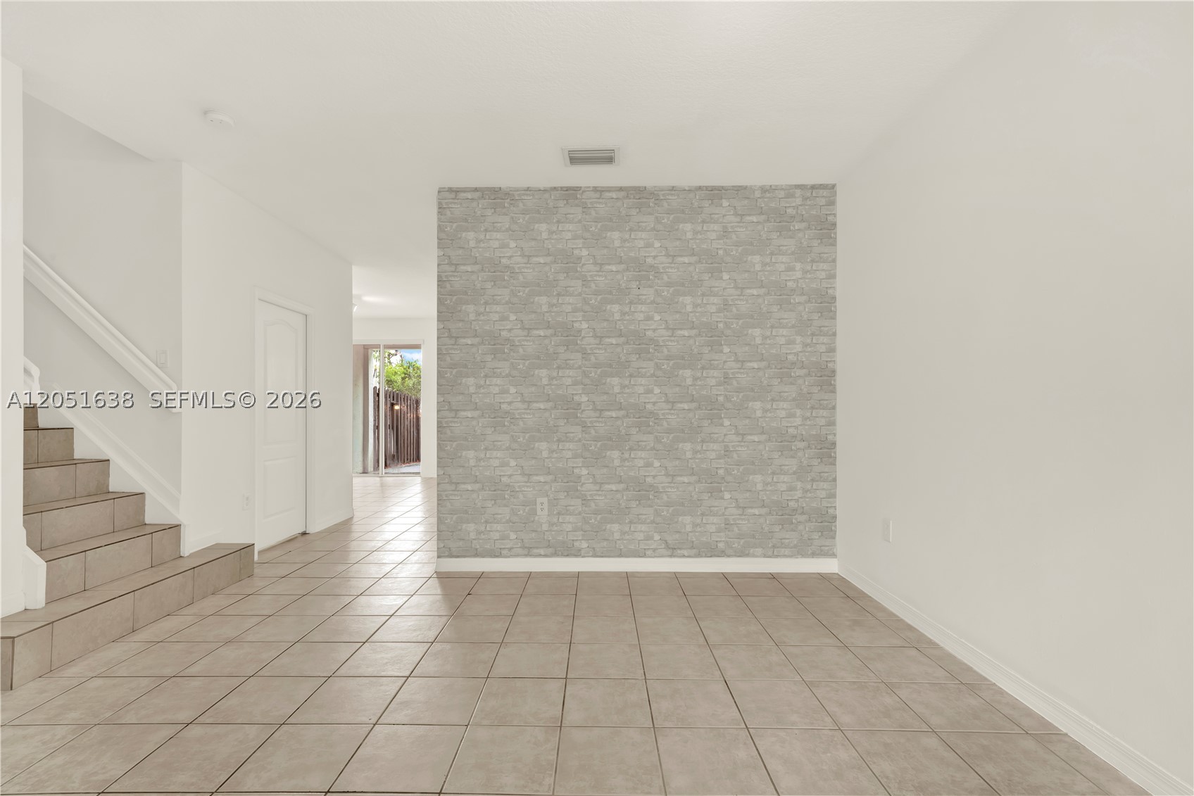 11416 Nw 43rd Ter Property Photo 4