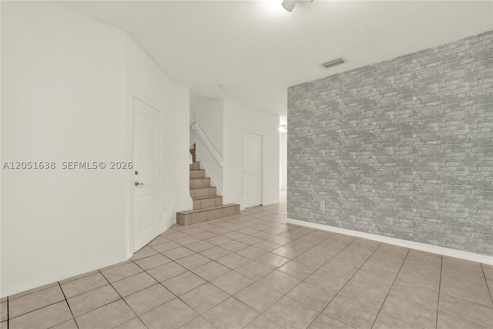 11416 Nw 43rd Ter Property Photo 6