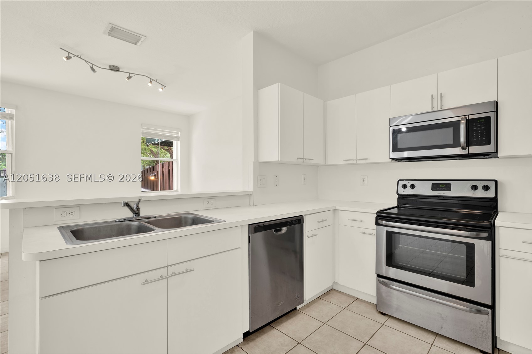 11416 Nw 43rd Ter Property Photo 10