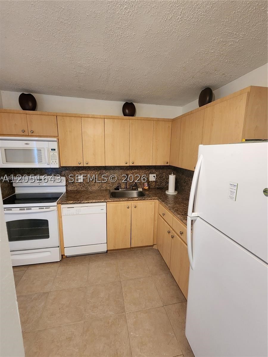 950 Hillcrest Dr 102 Property Photo 5