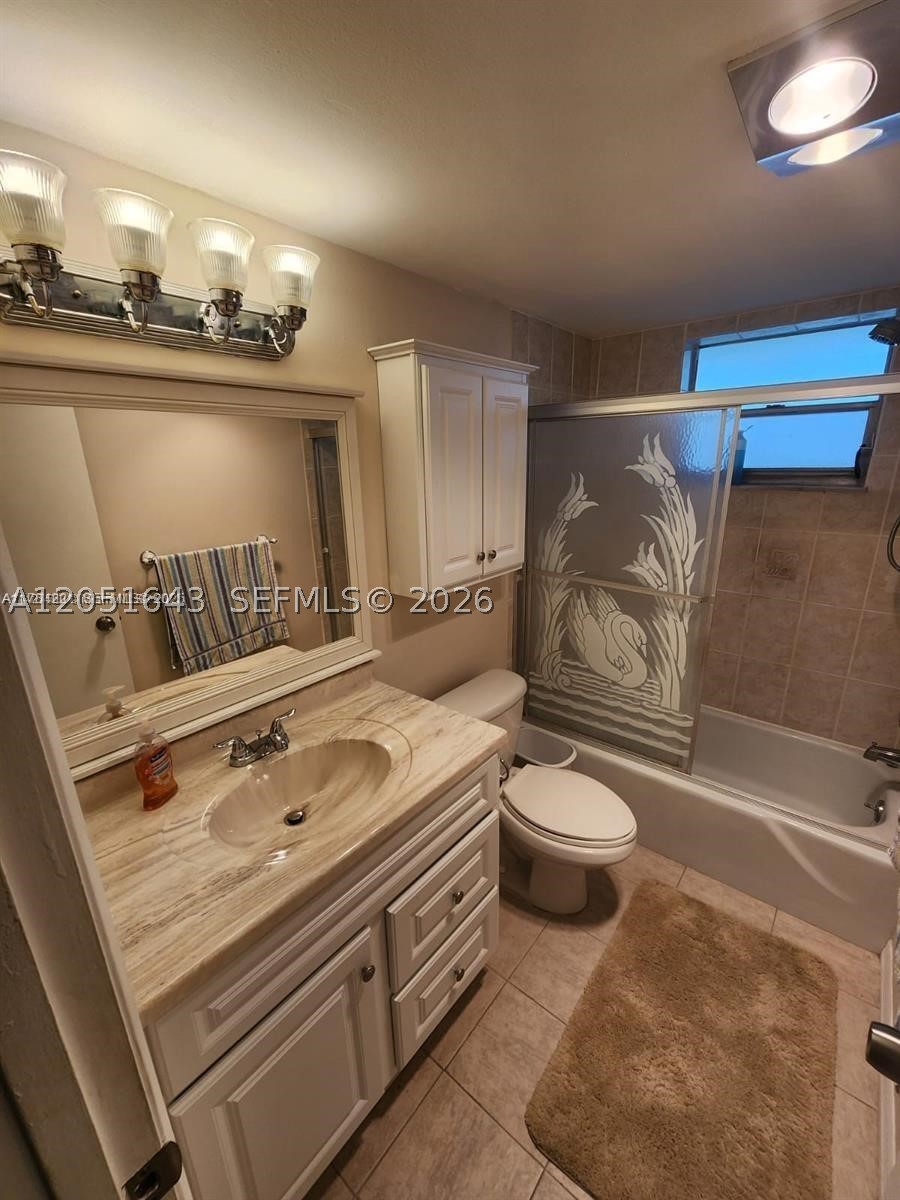 950 Hillcrest Dr 102 Property Photo 8