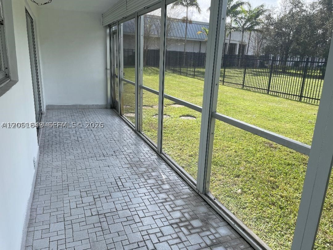 950 Hillcrest Dr 102 Property Photo 10
