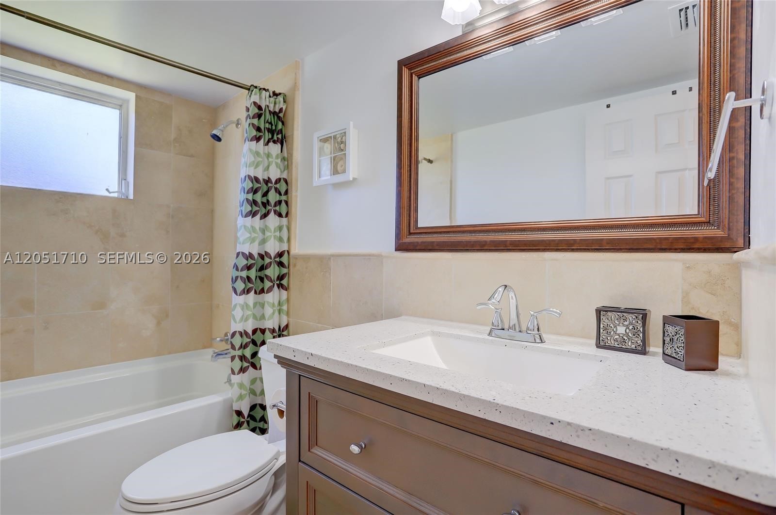2212 Ne 1st Way 101 Property Photo 3