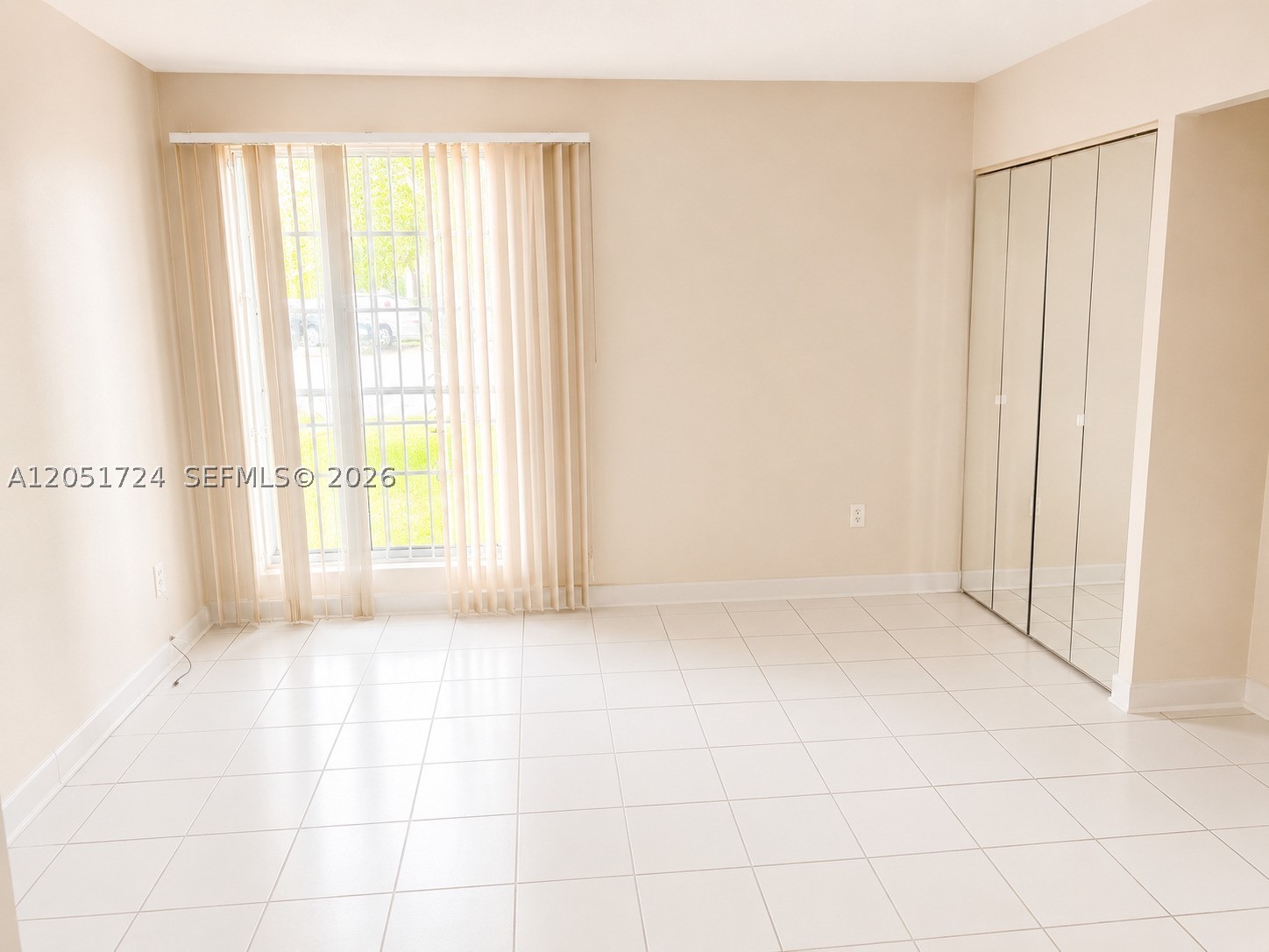 A12051724 Property Photo 3