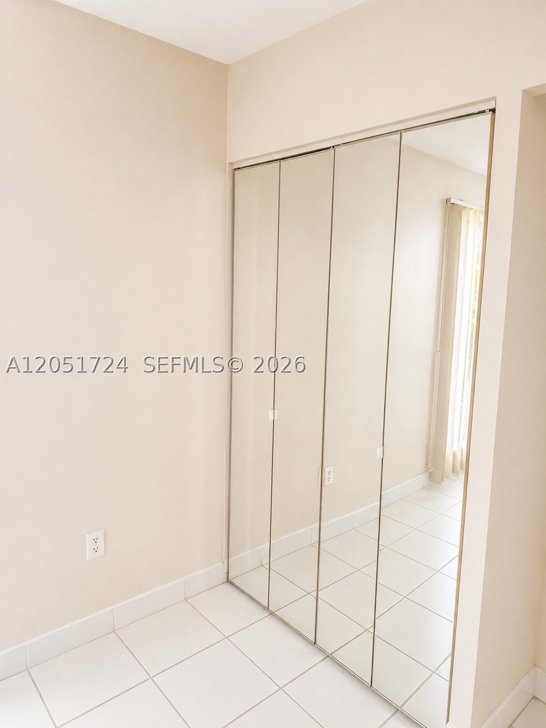 A12051724 Property Photo 4