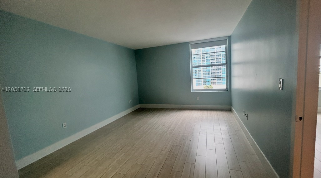 2899 Collins Ave 724 Property Photo 3