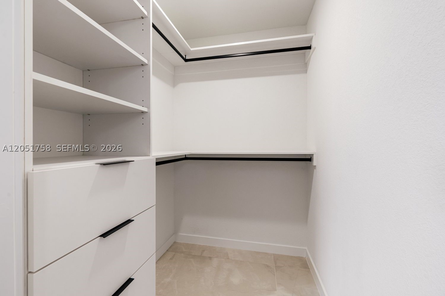 536 Nw 14 Ct Property Photo 7