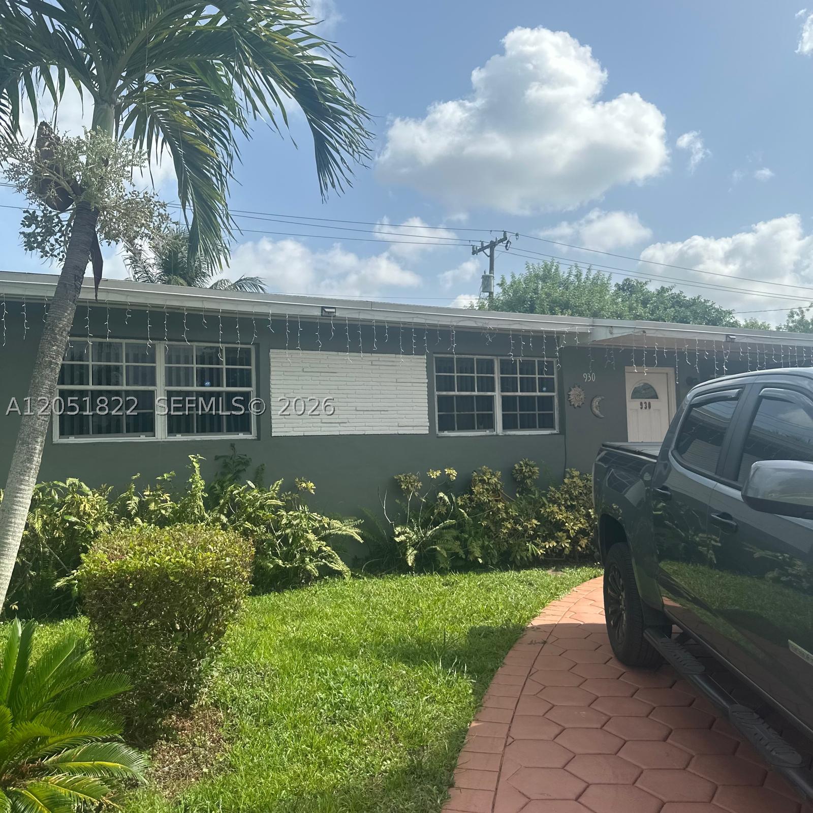 930 Nw 180th Ter Property Photo 4