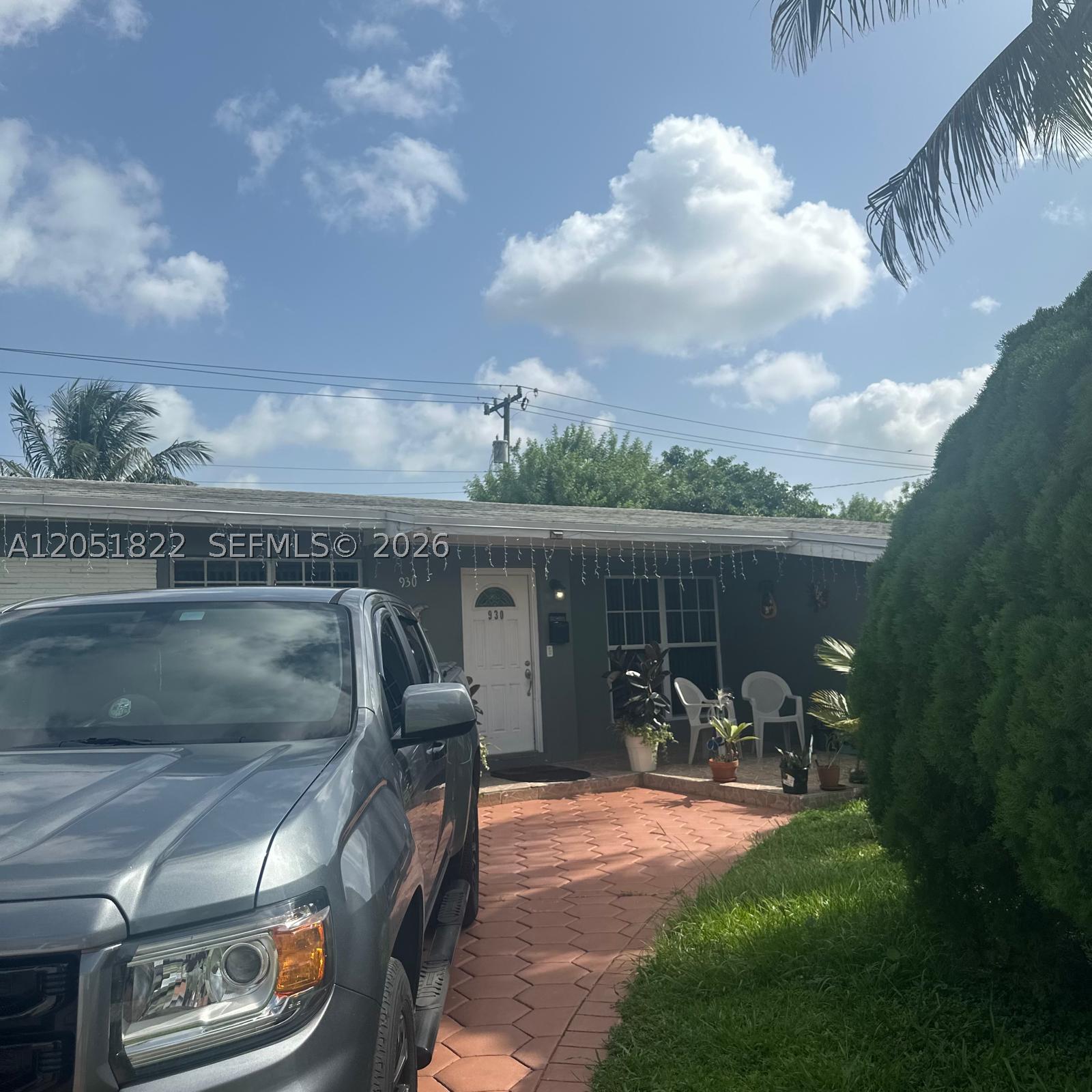 930 Nw 180th Ter Property Photo 5