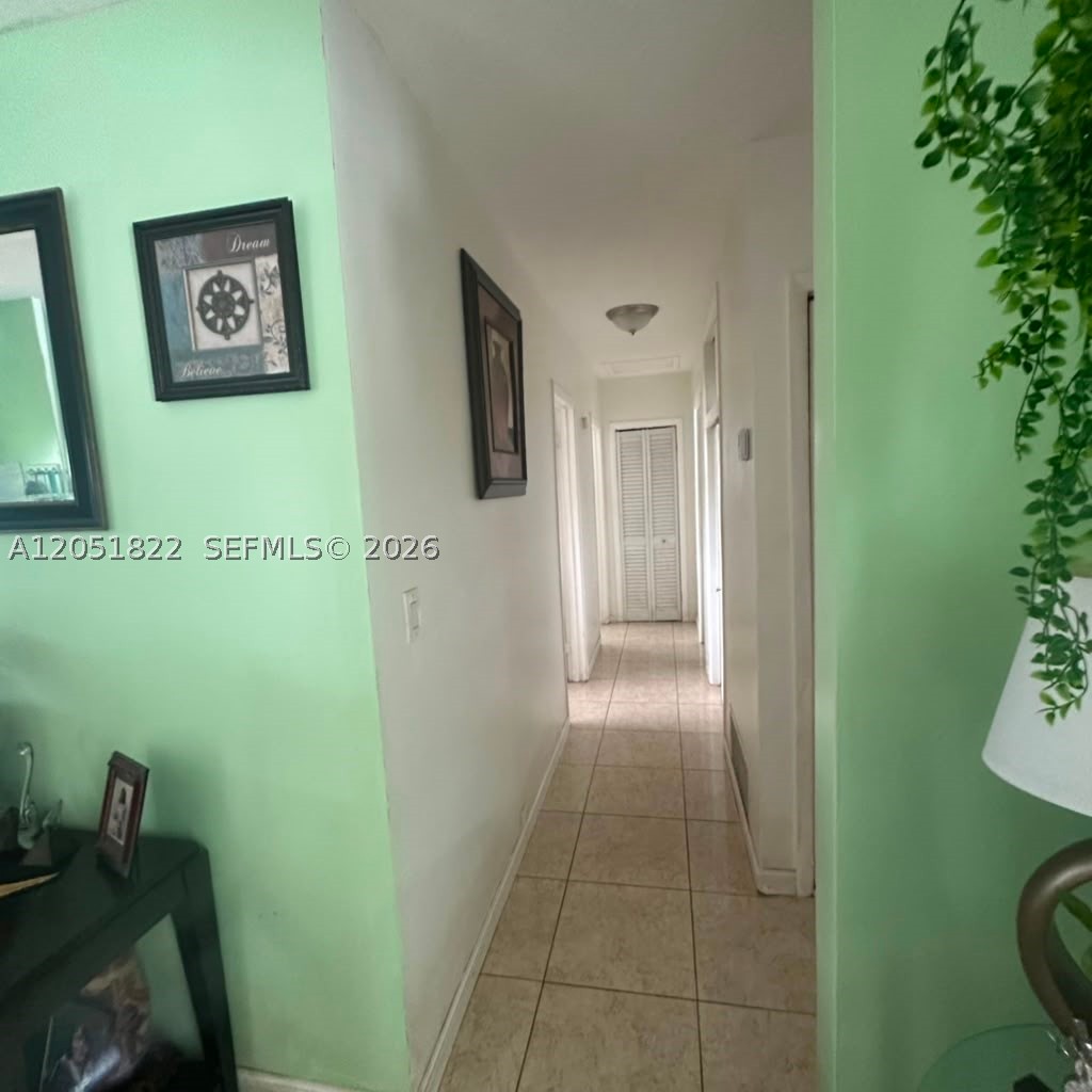 930 Nw 180th Ter Property Photo 14
