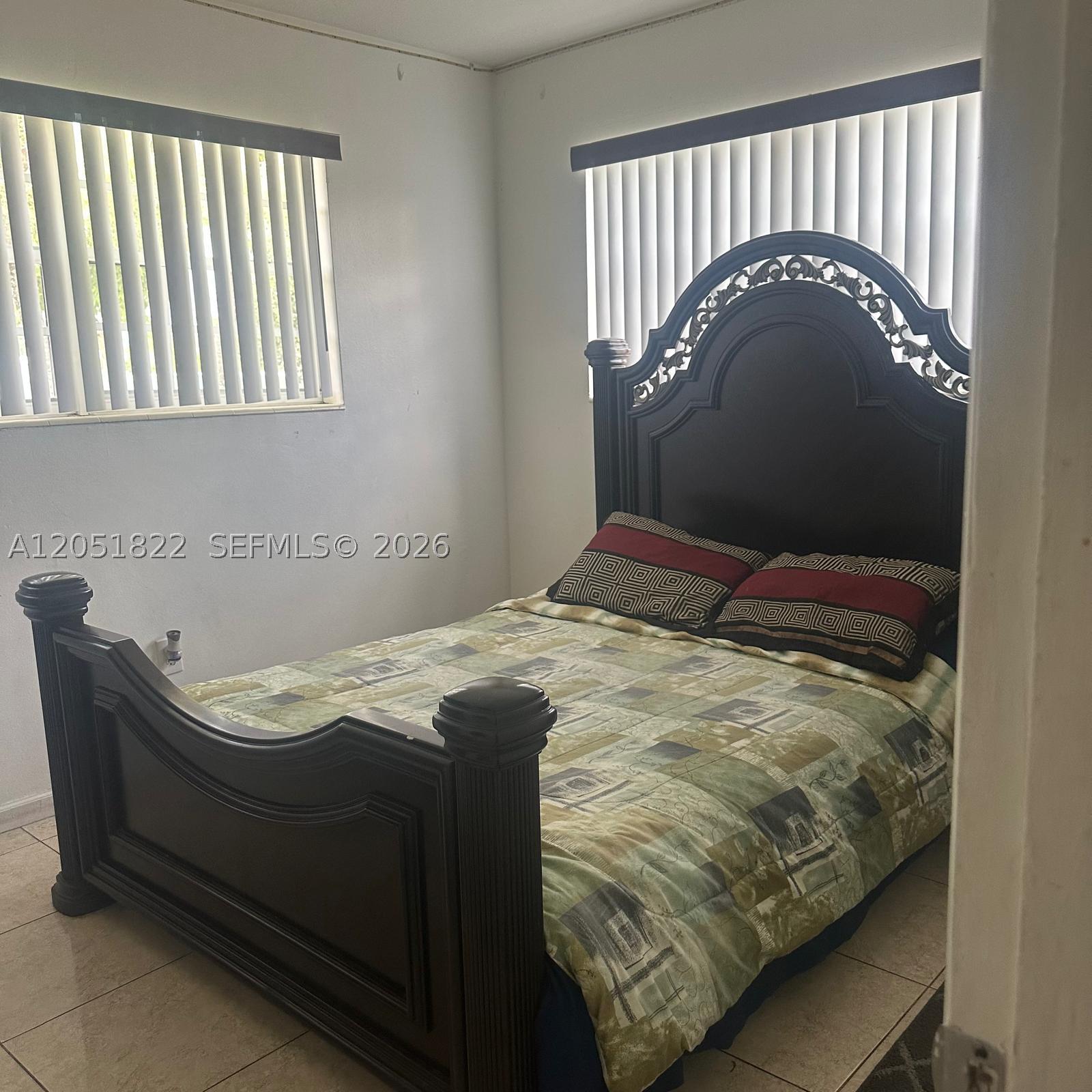930 Nw 180th Ter Property Photo 17