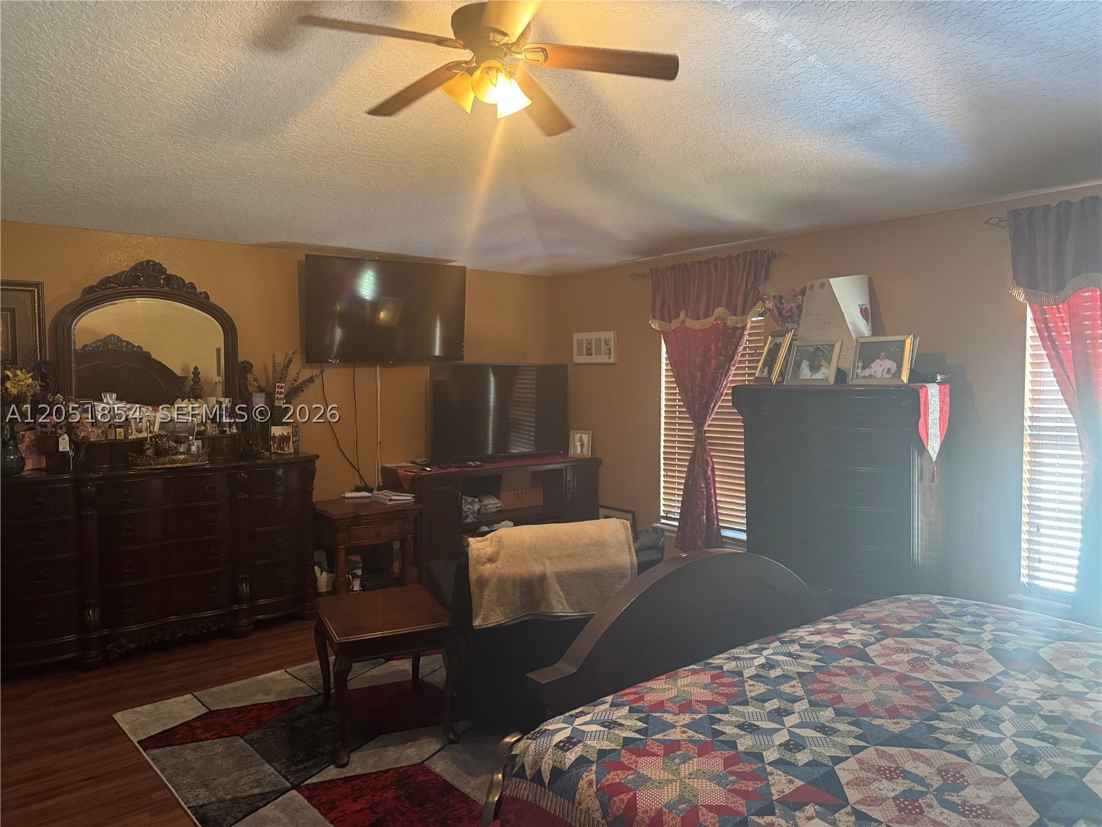 402 Se Crosspoint Dr Property Photo 8